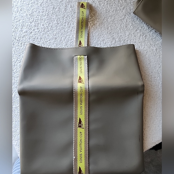 Louis Vuitton Cup Gray Tote with Yellow Strap (2 Piece) - Authencity Cert Incl. - Picture 4 of 16